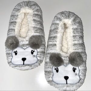 💠3/$10 Fluffy Indoor Slippers